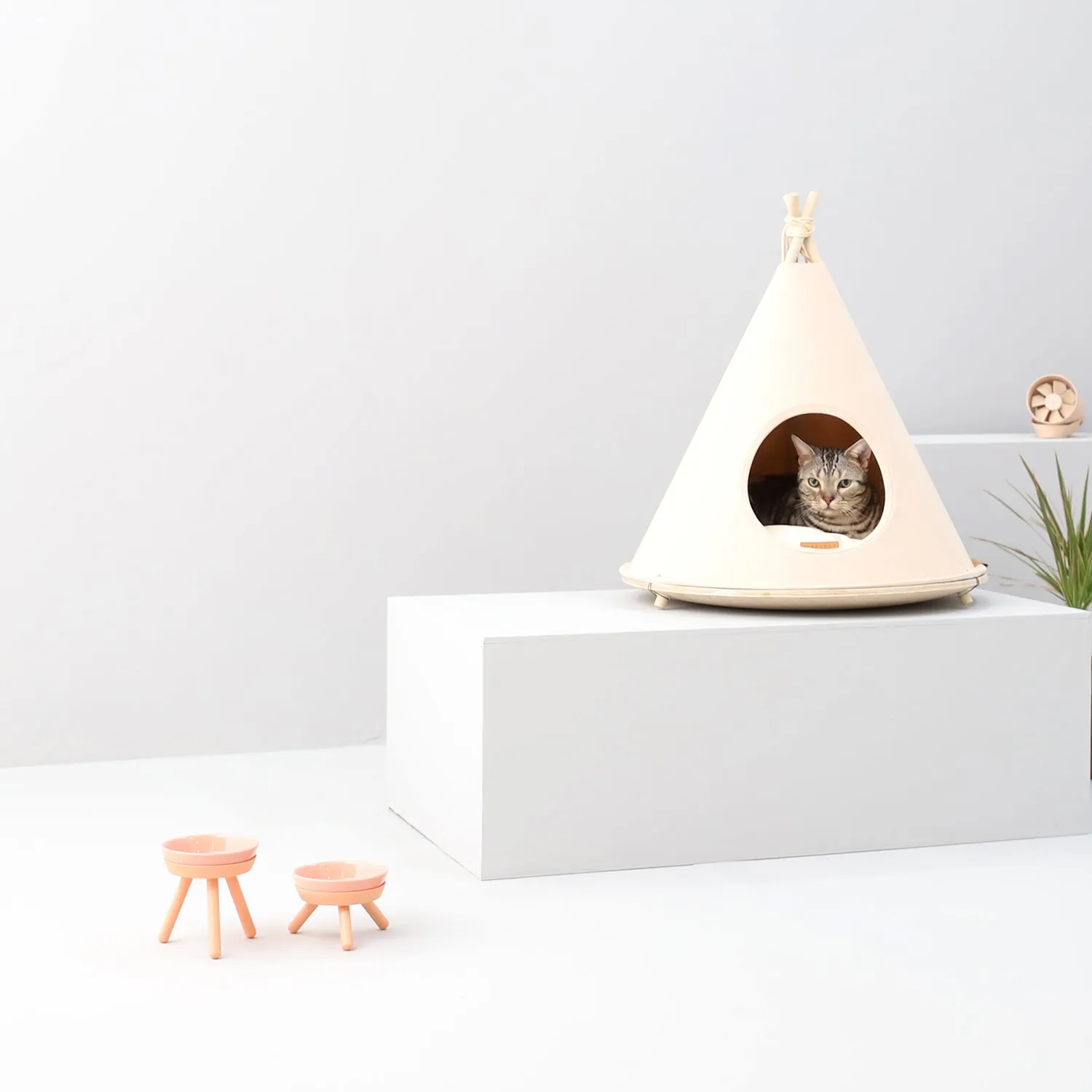 Oreo Pet Table with Bowl - Tall